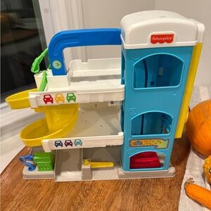 Fisher-Price Neighborhood Garage
